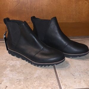 NWT - Sorel women’s Harlow Chelsea Bootie - 8